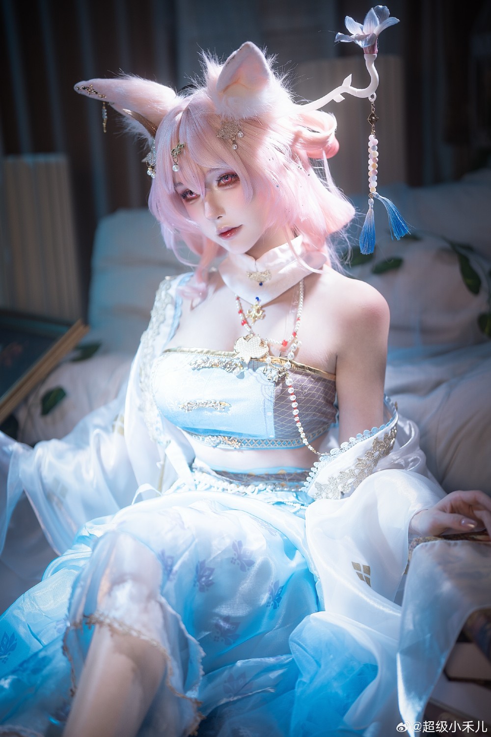 cosplay 明日方舟 鸿雪「行梦侧畔」/@超级小禾儿