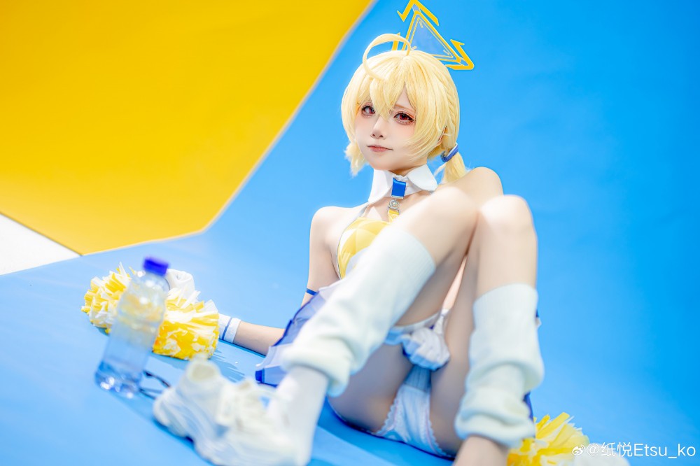 cosplay 诶！？我在最前排吗！？明明是应援人员！？蔚蓝档案 丰见小鸟@纸悦Etsu_ko