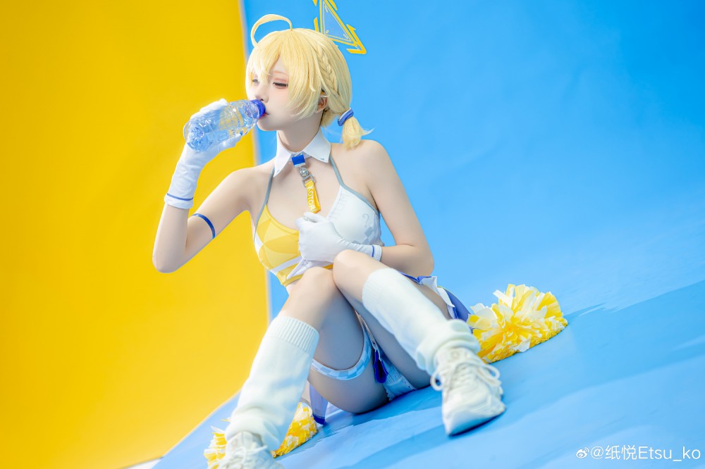 cosplay 诶！？我在最前排吗！？明明是应援人员！？蔚蓝档案 丰见小鸟@纸悦Etsu_ko