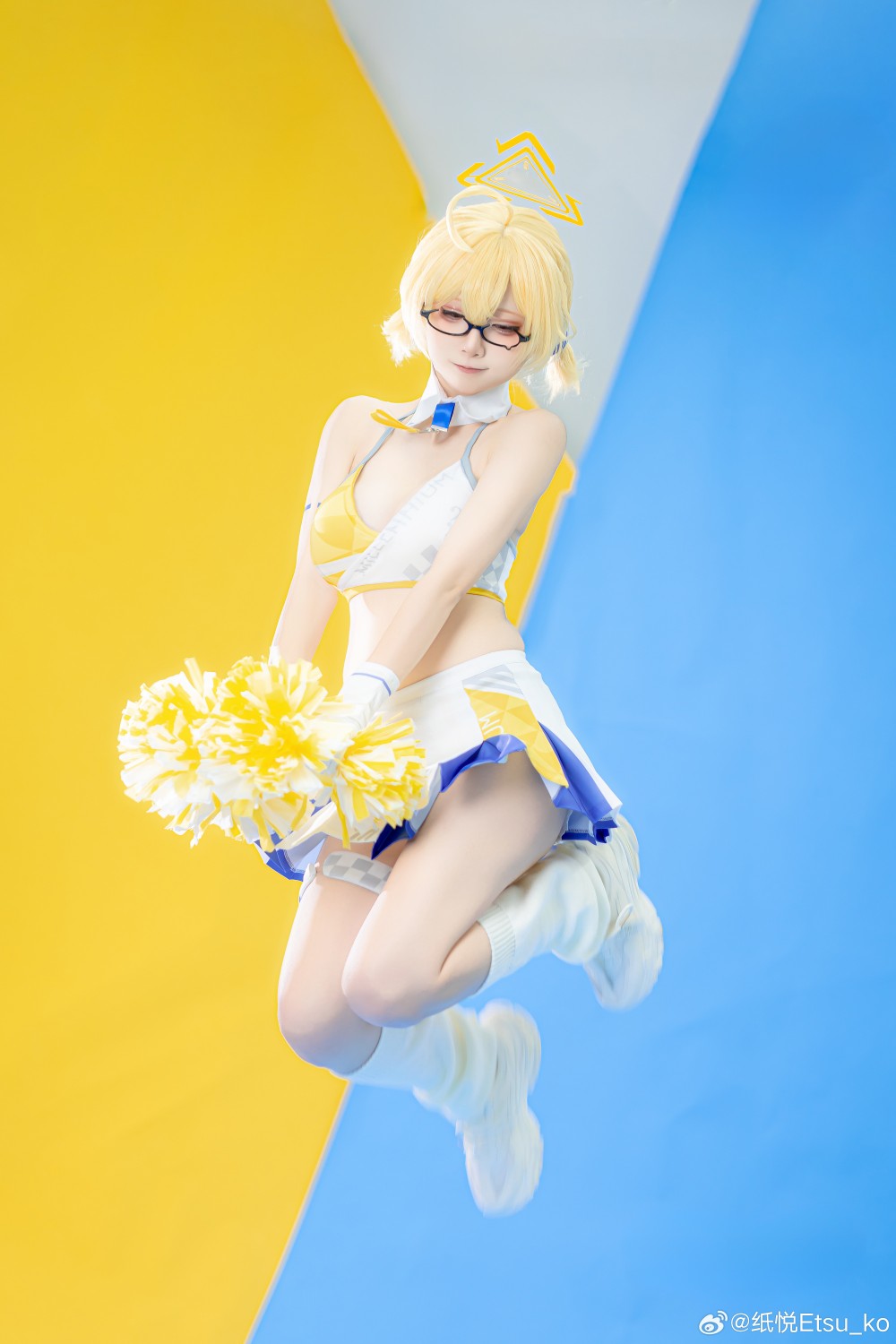 cosplay 诶！？我在最前排吗！？明明是应援人员！？蔚蓝档案 丰见小鸟@纸悦Etsu_ko