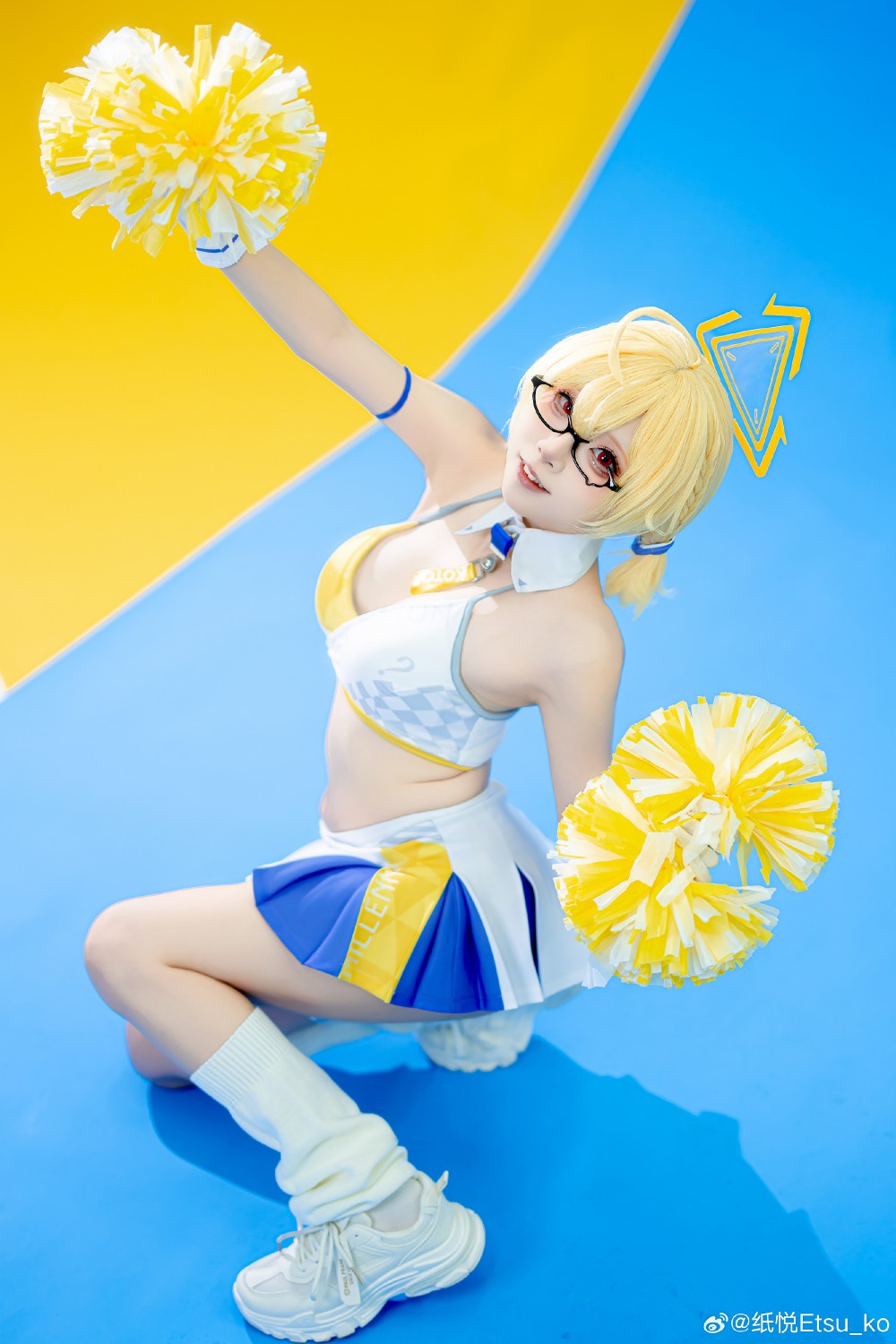 cosplay 诶！？我在最前排吗！？明明是应援人员！？蔚蓝档案 丰见小鸟@纸悦Etsu_ko