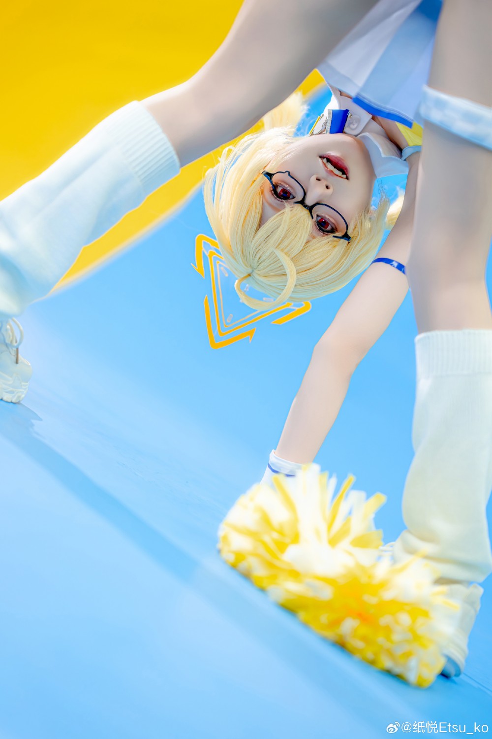 cosplay 诶！？我在最前排吗！？明明是应援人员！？蔚蓝档案 丰见小鸟@纸悦Etsu_ko