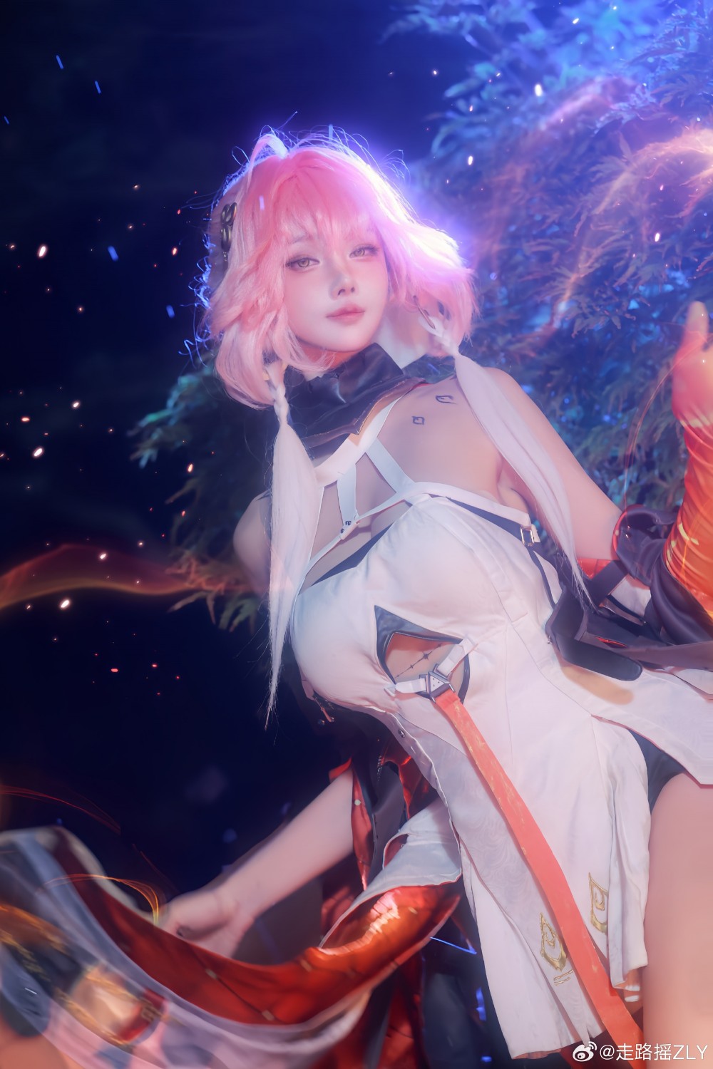 cosplay 突然想起来长离原皮没有发过呢！鸣潮 长离@走路摇ZLY